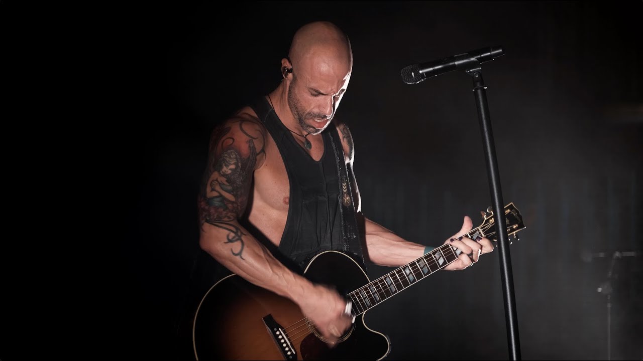 Daughtry - Waiting for Superman (Live)