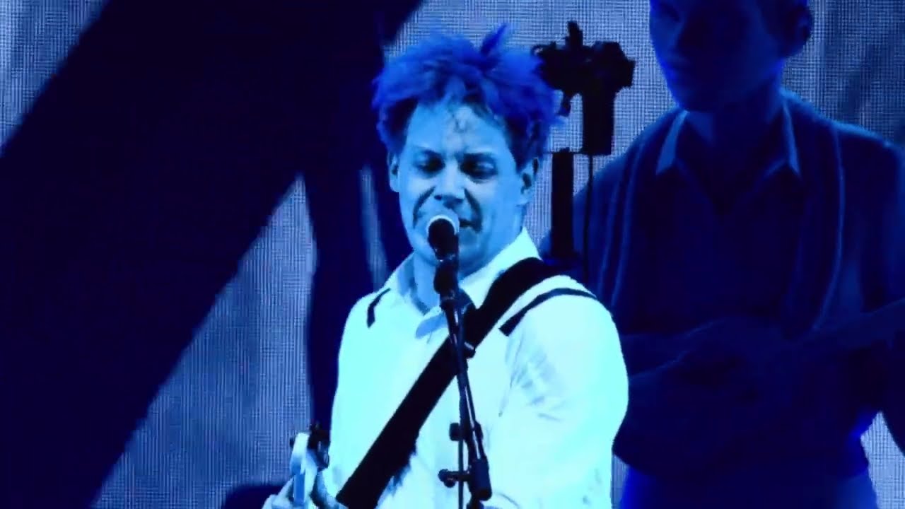 Jack White – “A Tip From You To Me” (Live from The Supply Chain Issues Tour)