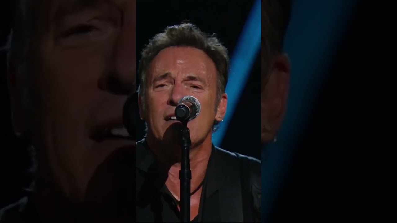 John Fogerty & Bruce Springsteen Sing “Pretty Woman”