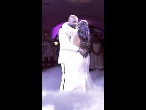 the perfect wedding reception first dance...