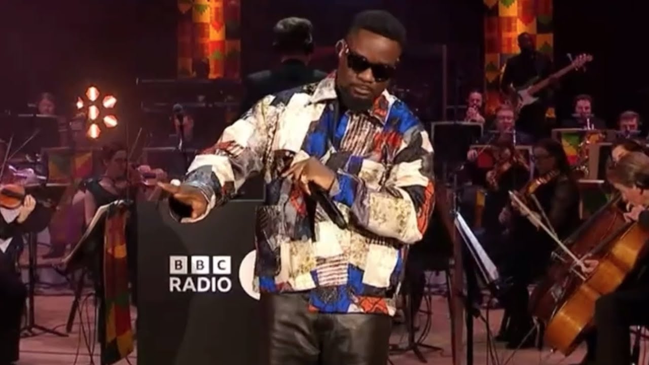 Sarkodie performing Rollies And Cigars with the BBC Philharmonic