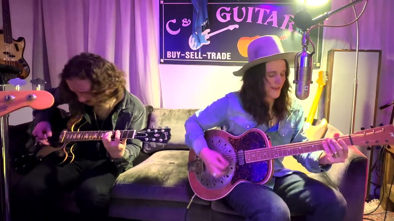 Tyler Bryant & The Shakedown - "Ain't None Watered Down" LIVE