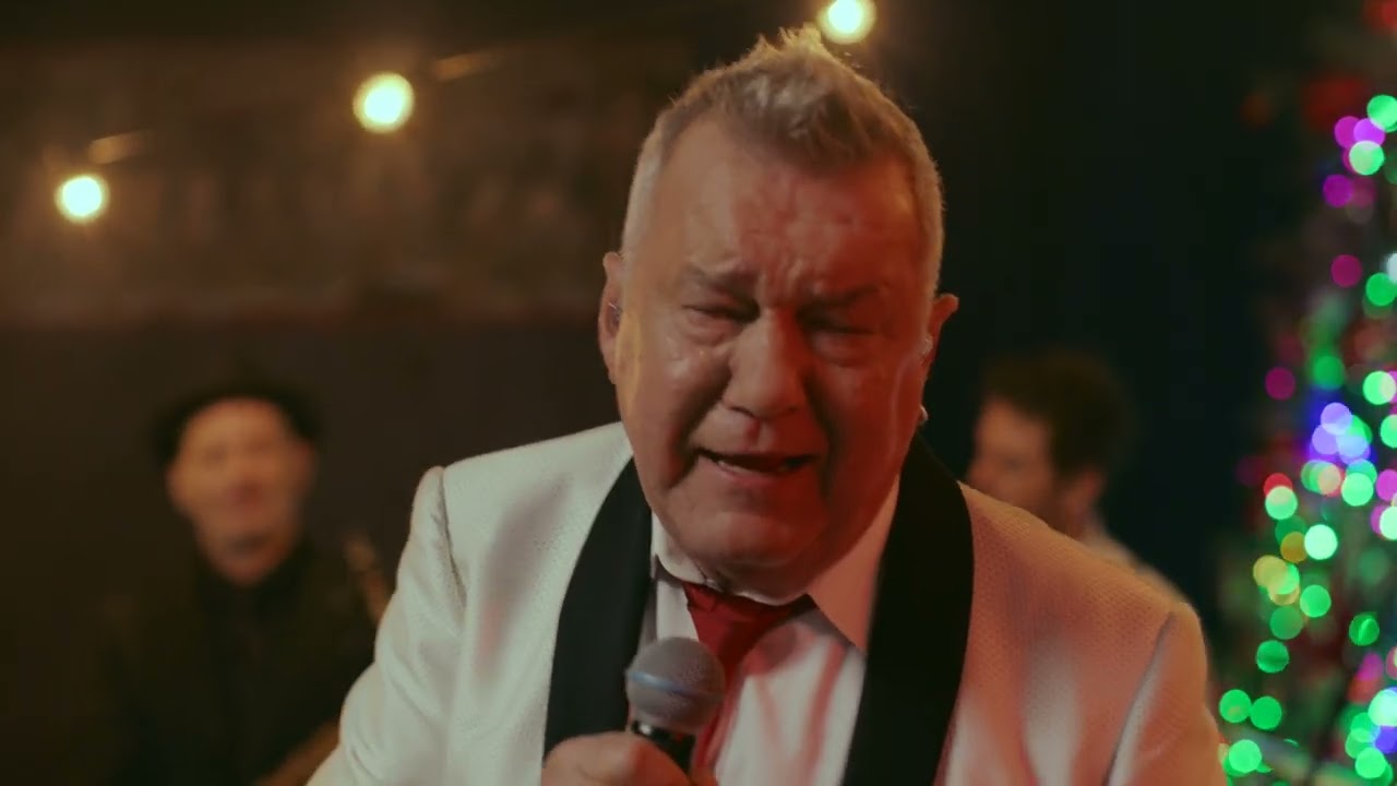 Jimmy Barnes - The Christmas Song (Chestnuts Roasting On An Open Fire) (Official Live Video)