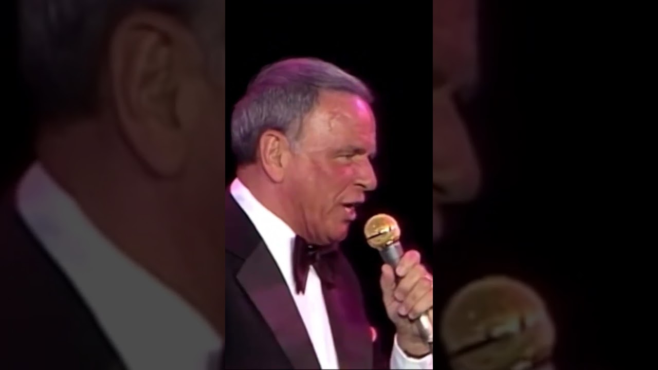 There’s nothing like singing with a big band! Frank Sinatra performing “My Kind of Town” 🎙
