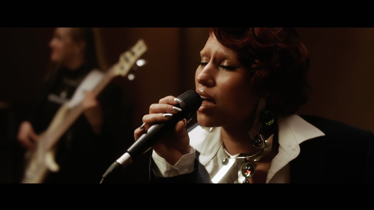 RAYE - The Thrill Is Gone. Live at Metropolis Studios
