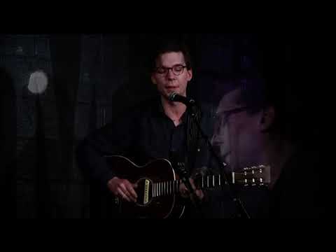 Justin Townes Earle performing ‘Unfortunately, Anna’ McCabe’s