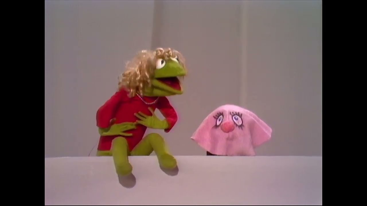 Rosemary Clooney & The Muppets - I've Grown Accustomed To Your Face