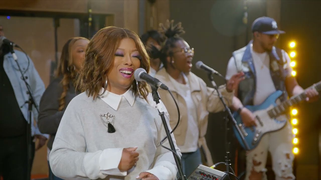 Maurette Brown Clark - I Just Wanna Praise You (Official Music Video)