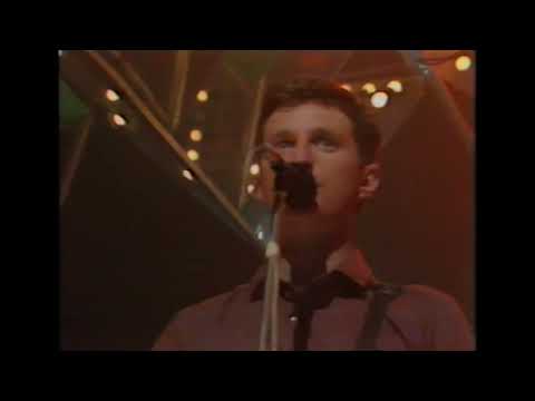 Billy Bragg - Between The Wars from TOTP with Steve Wright