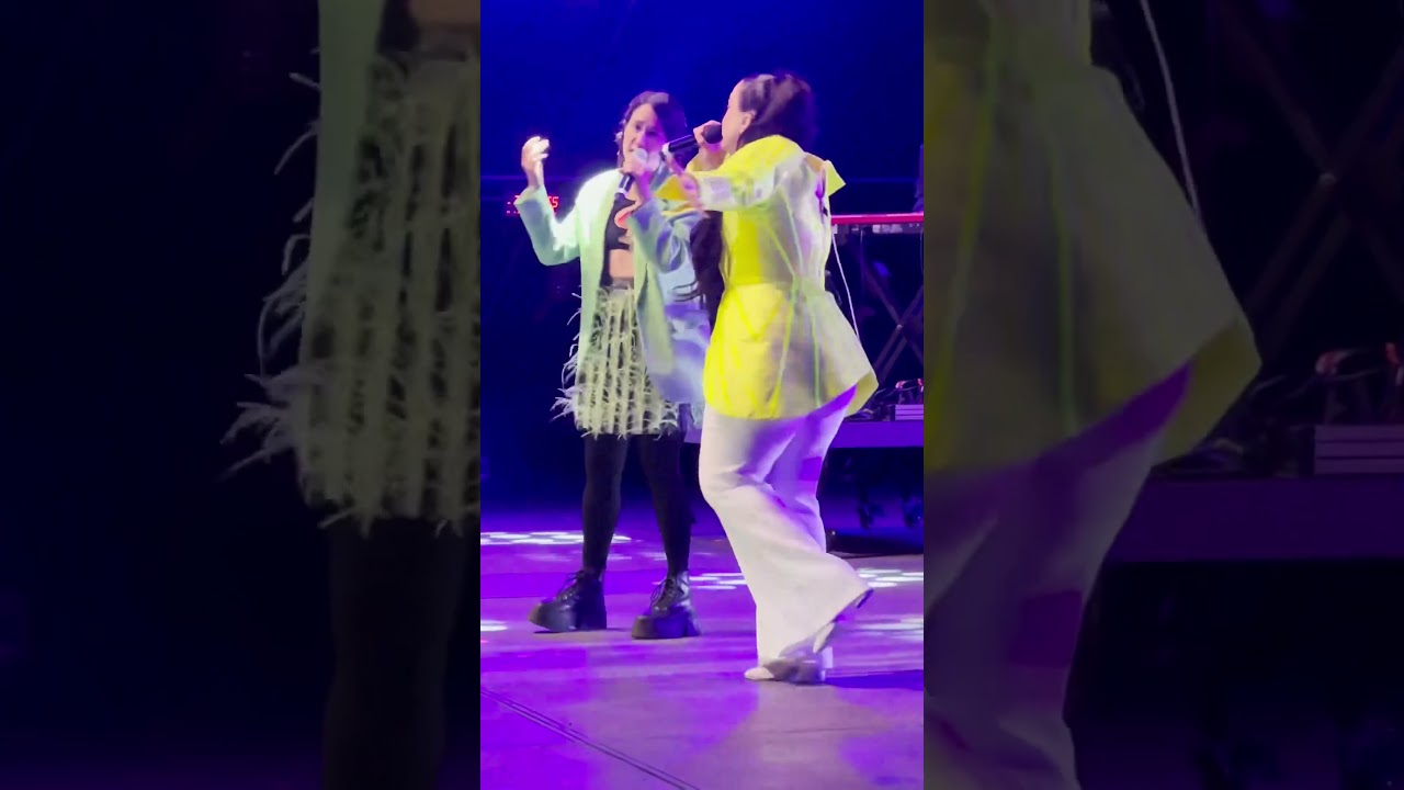 Carla Morrison y Ximena Sariñana cantan Contigo en vivo desde el Vive Latino 23