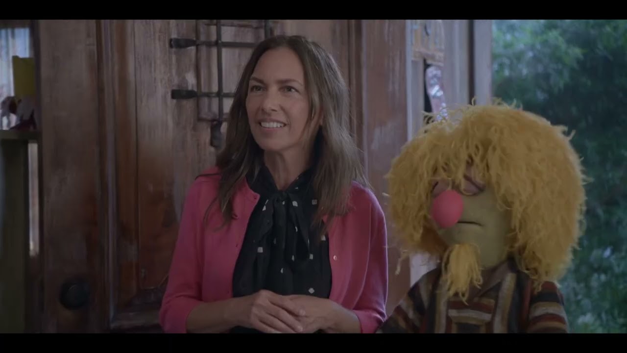Susanna Hoffs Cameo in The Muppets Mayhem