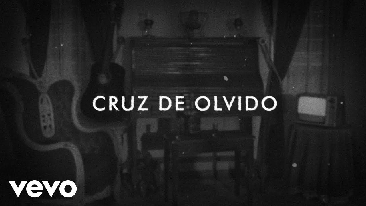 Banda El Recodo De Cruz Lizárraga - Cruz De Olvido (LETRA)