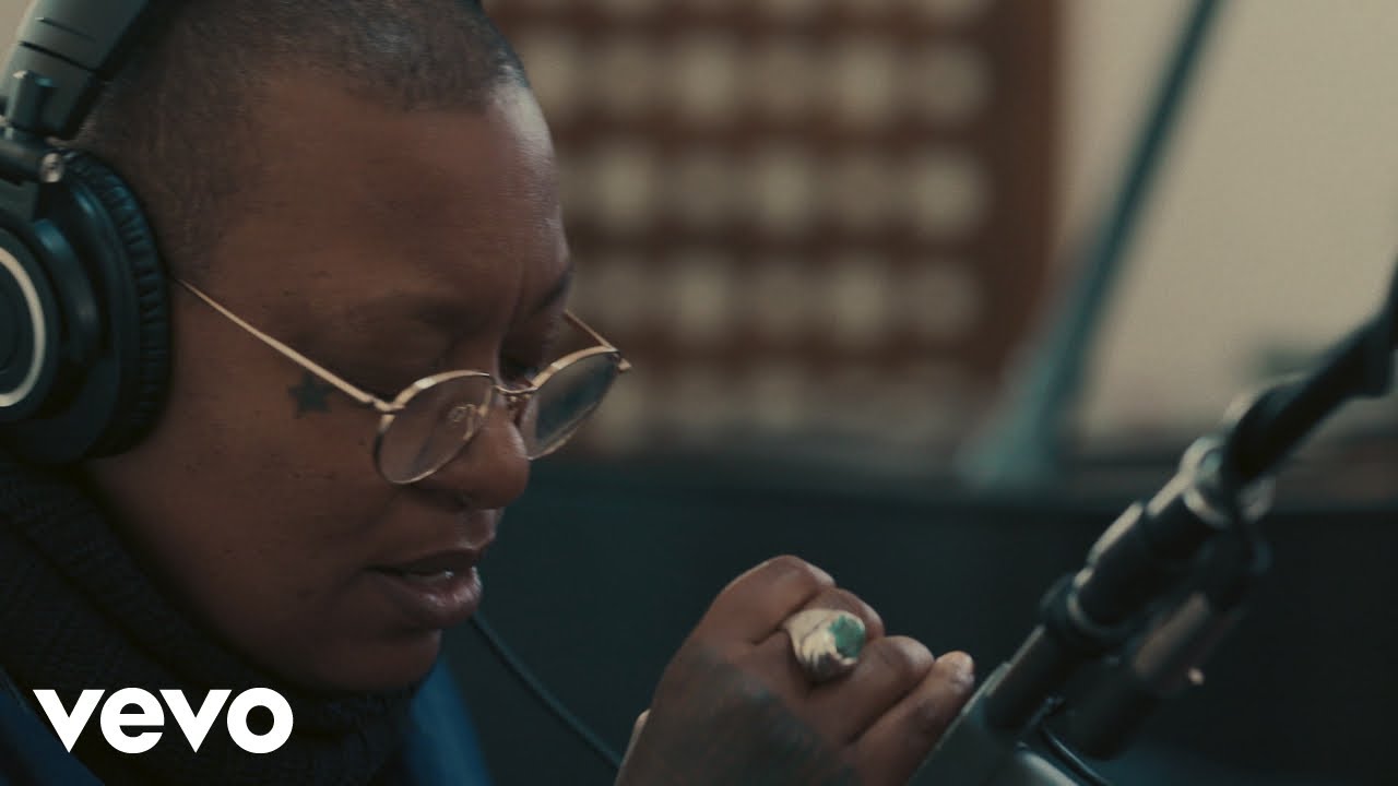 Meshell Ndegeocello - Clear Water (Official Video)