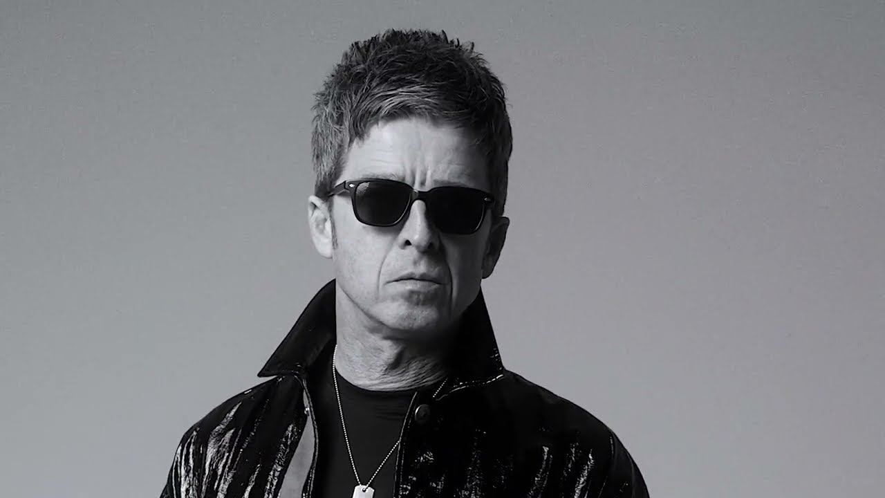 Noel Gallagher's High Flying Birds - I'm Not Giving Up Tonight (Official Visualiser)