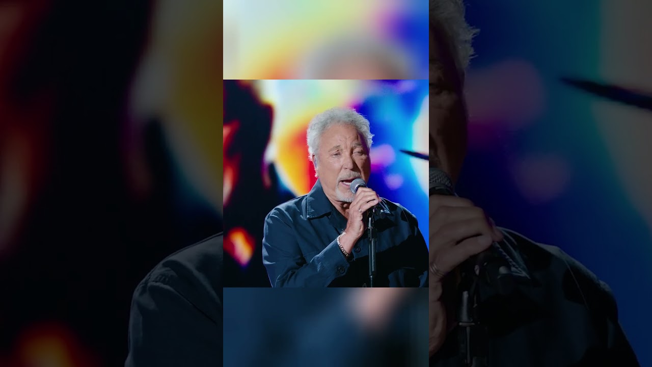 "The Windmills Of Your Mind" live at Shepherd's Bush, London in 2021. #tomjones