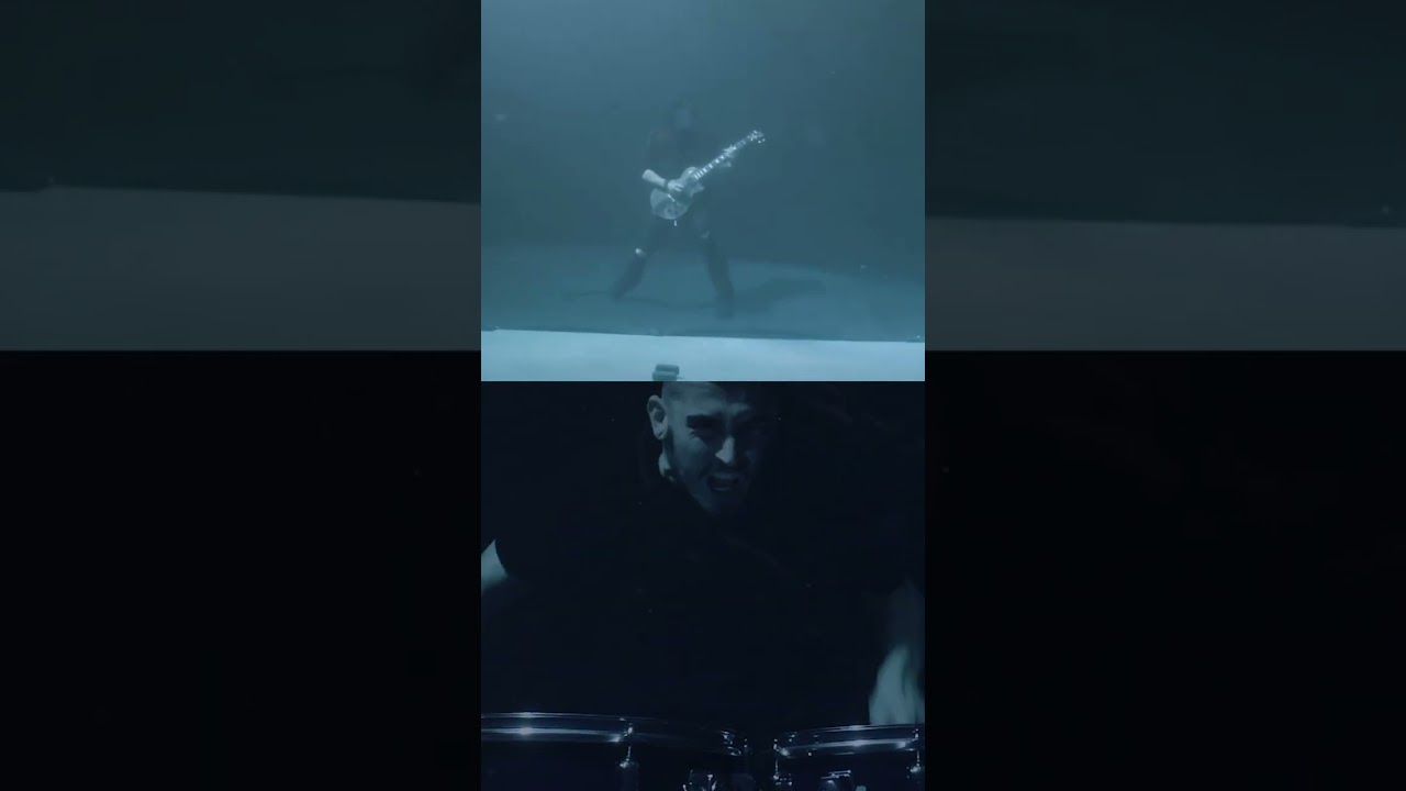 Filming a guitar solo underwater