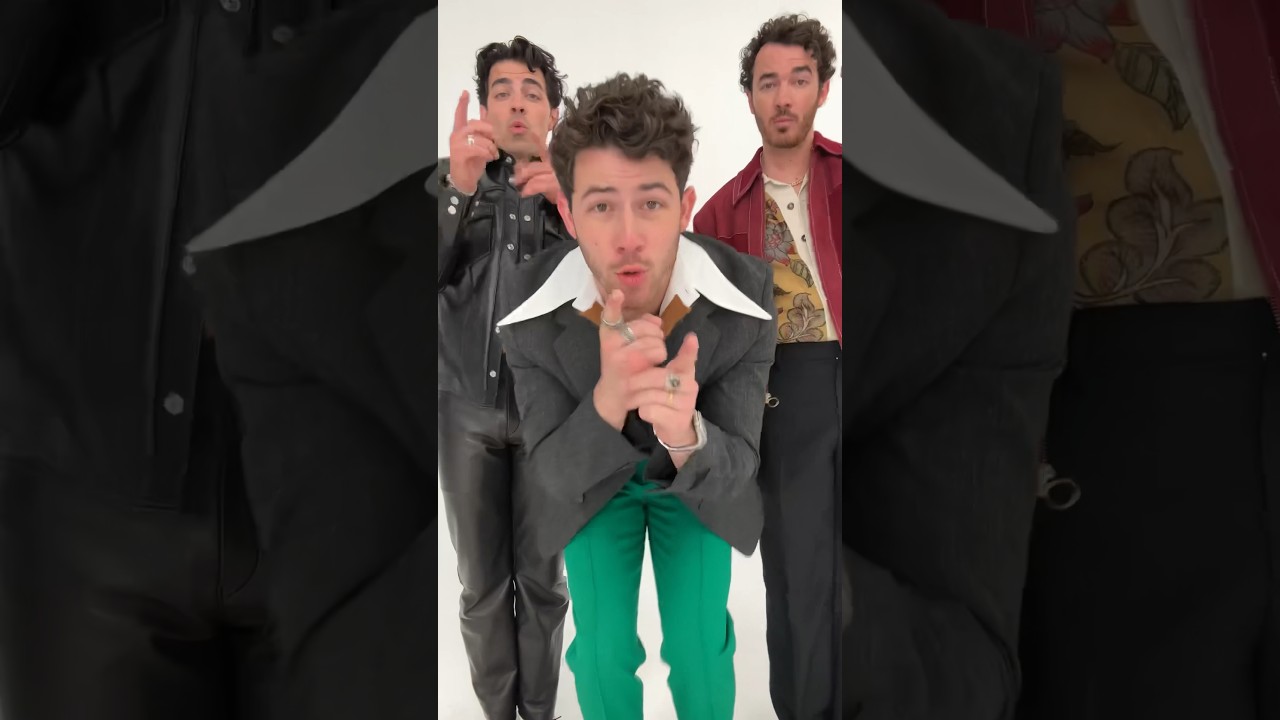 Drop a 😱 if you’ve watched the #doitlikethat music video! #tomorrow_x_together #jonasbrothers
