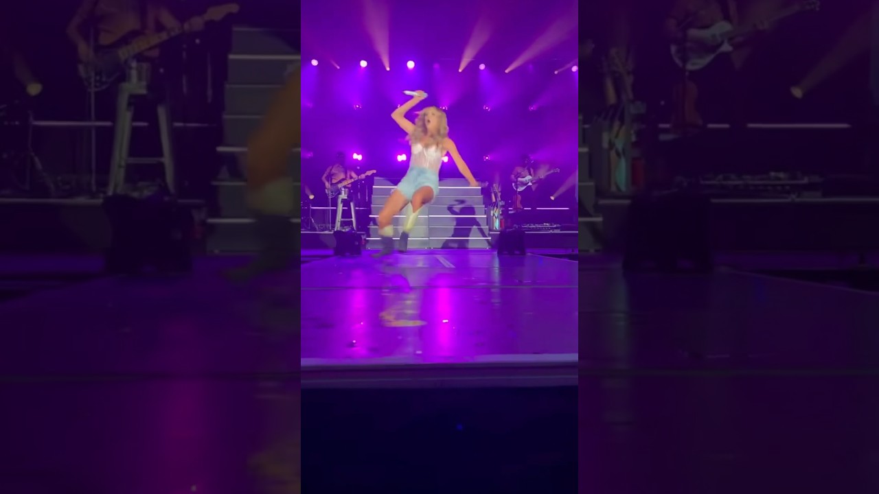 First fall on stage, better make it count 😂🙈💁🏼‍♀️ #fail #stagefail #countrysinger