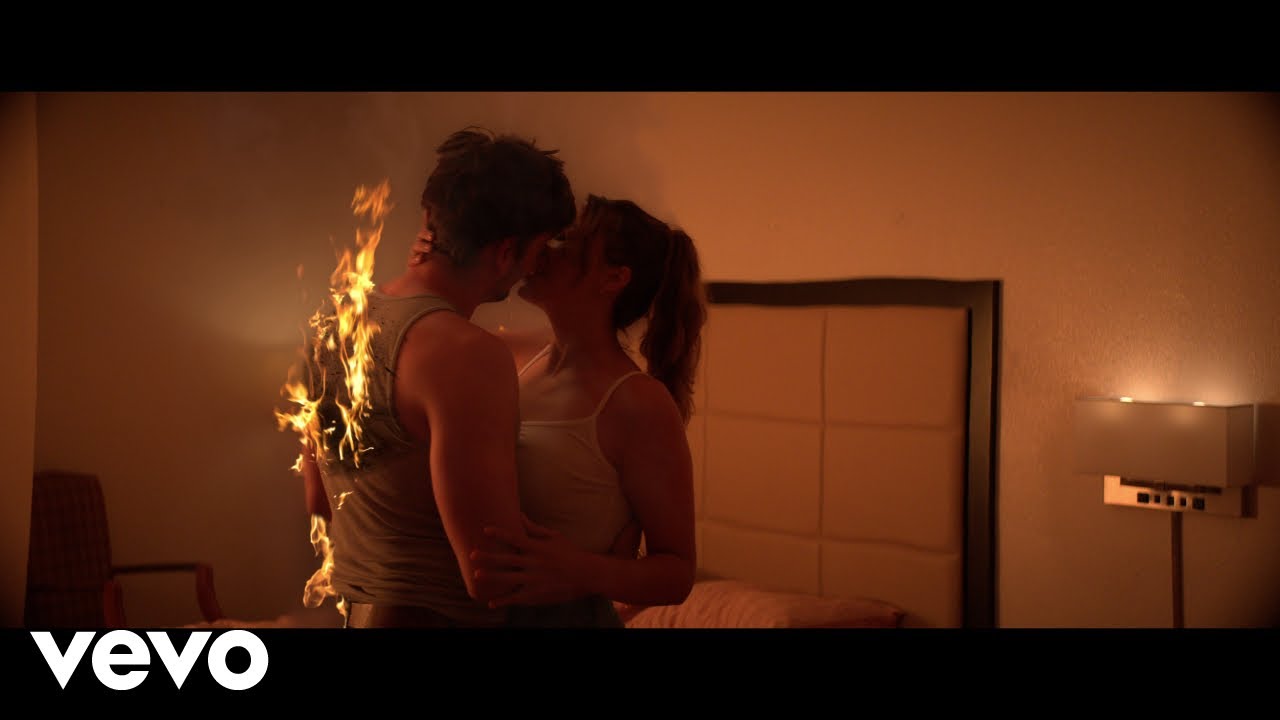 Darius Rucker - Fires Don't Start Themselves (Official Music Video)