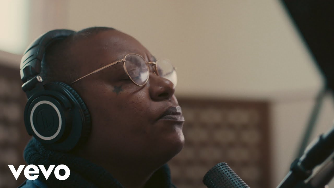 Meshell Ndegeocello - The Atlantiques (Official Video)