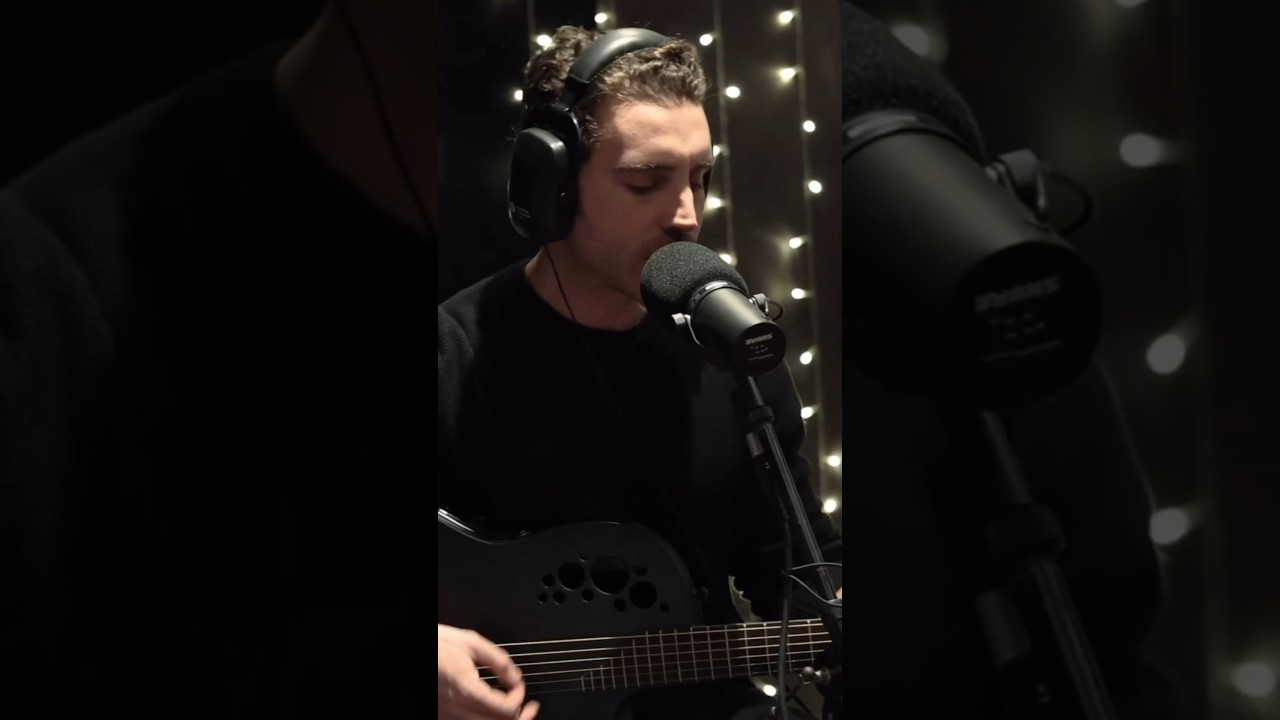 An illuminating cover of “Heartlight” by @nickfradiani, live at Dexters Lab Studio. ~ Team Neil