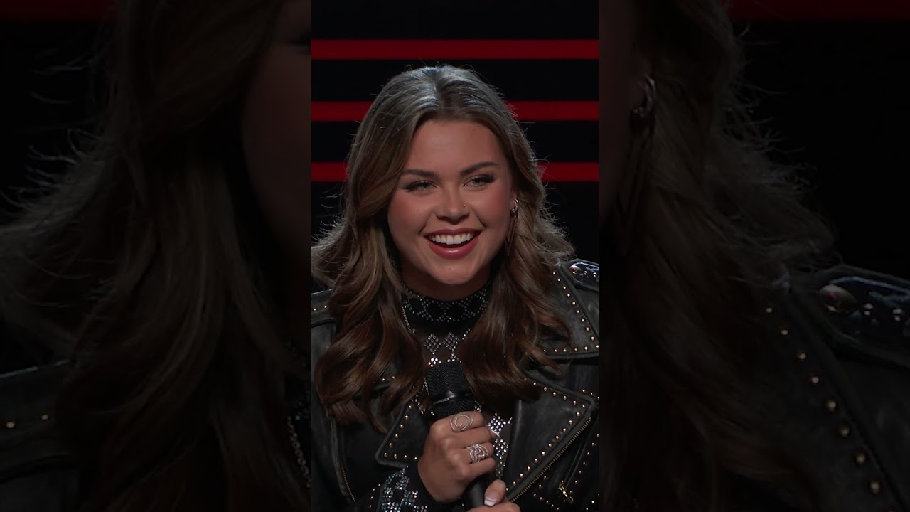 Her Niall Necklace Says It All #TheVoice