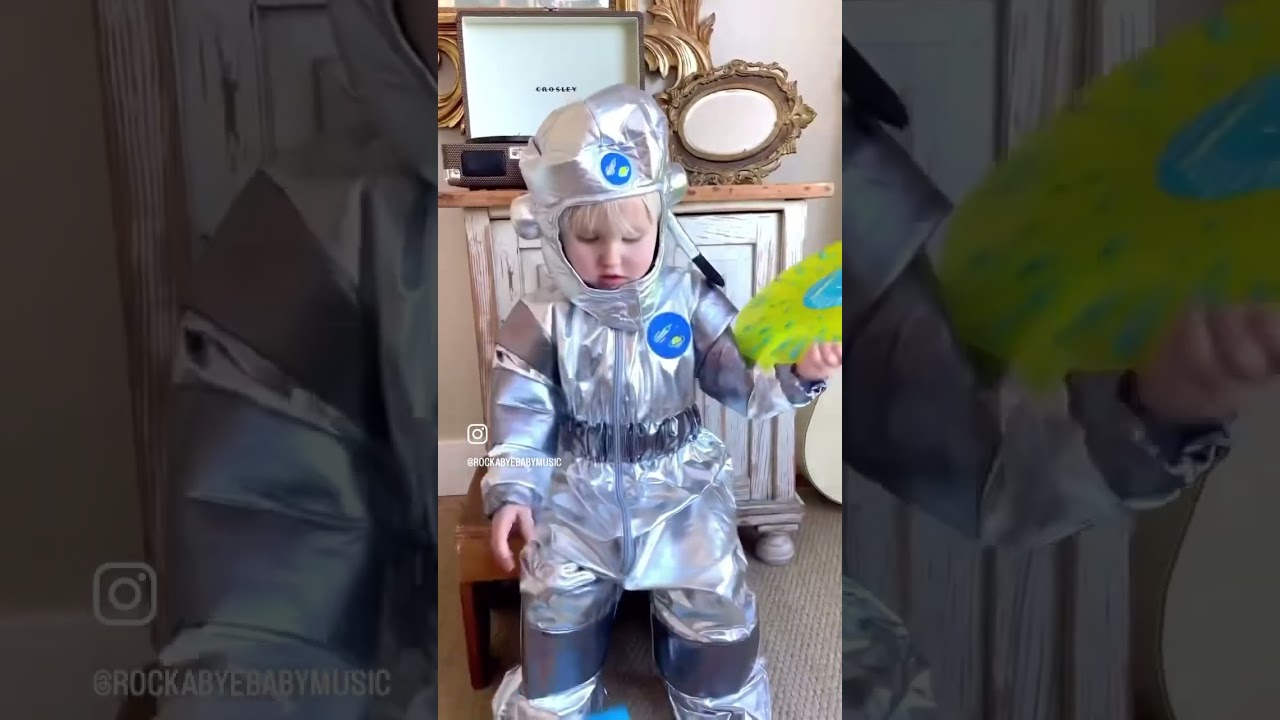 Costumes and out-of-this-world tributes to David Bowie. #halloween #parenting #vinyl #davidbowie