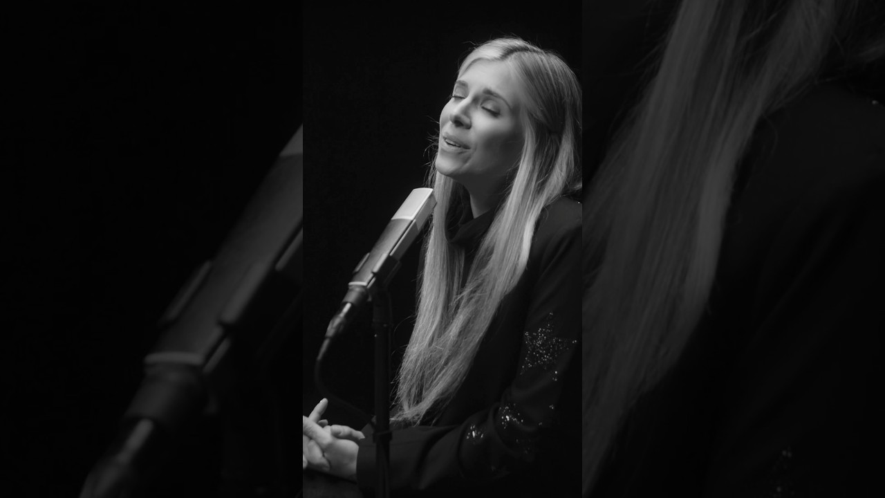 i loved doing this stripped down version of “a thousand years” for  @THE_EYE_Sessions ❤️