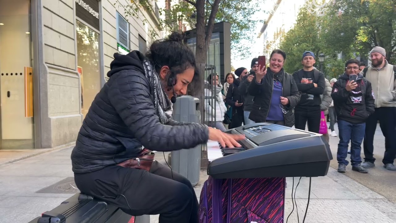 TÚ Y YO - concierto callejero en Madrid España