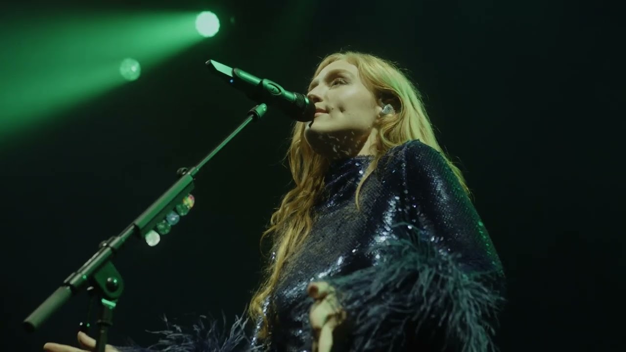 Freya Ridings - Wither On The Vine (Live at The Apollo) 🎶