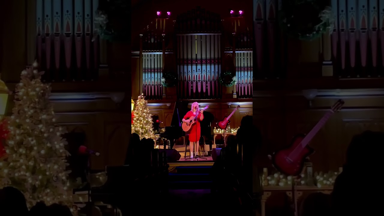 “Have Yourself a Merry Little Christmas” live in Portland. ❤️🎄