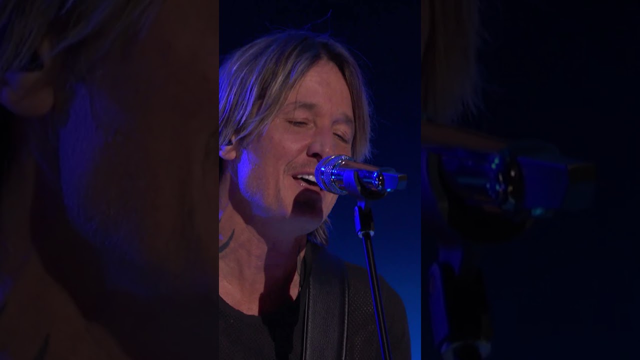OMG it's Keith Urban! *swoons*