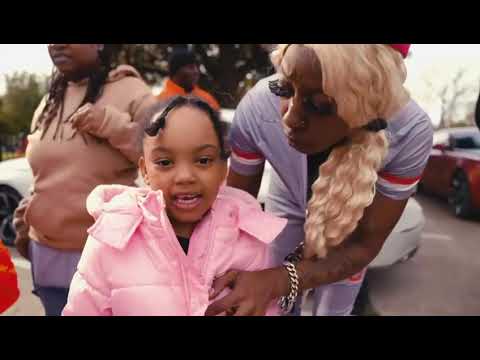 Trae Tha Truth 's Relief Gang Toy Giveaway, Blessing Kids in Need On Christmas (Santa Truth)