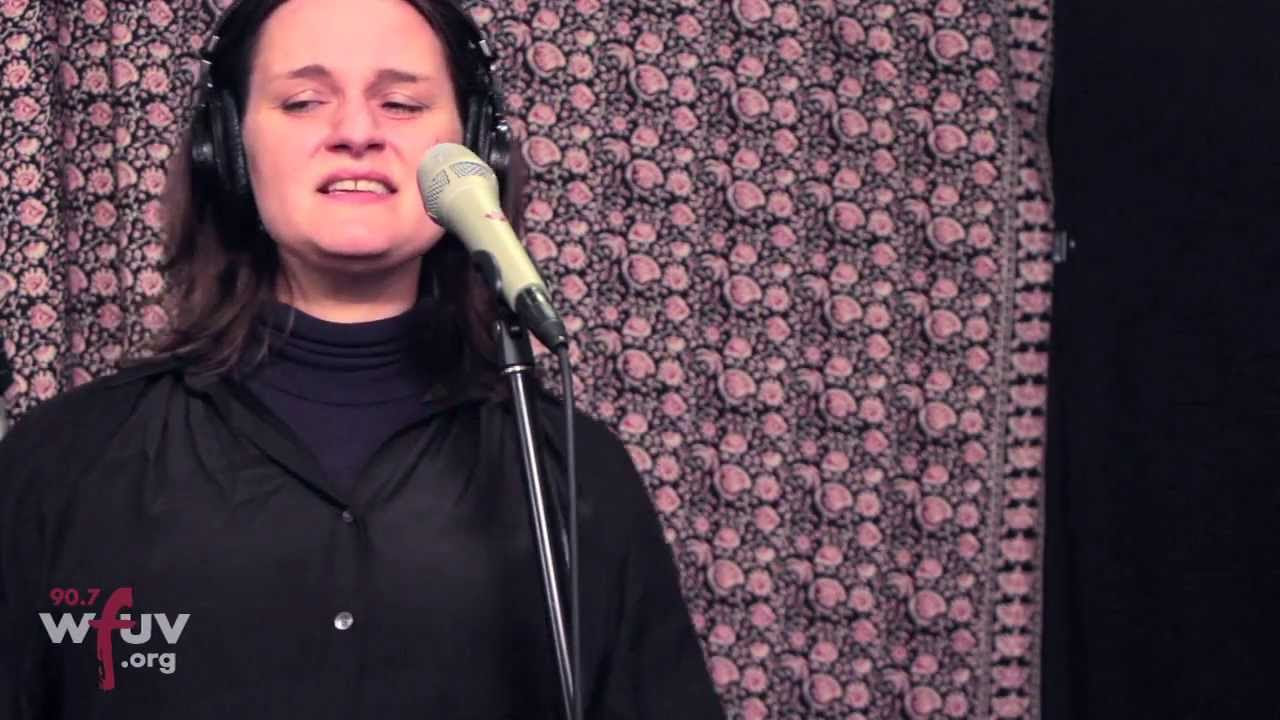 Madeleine Peyroux - "Take These Chains" (Live at WFUV)