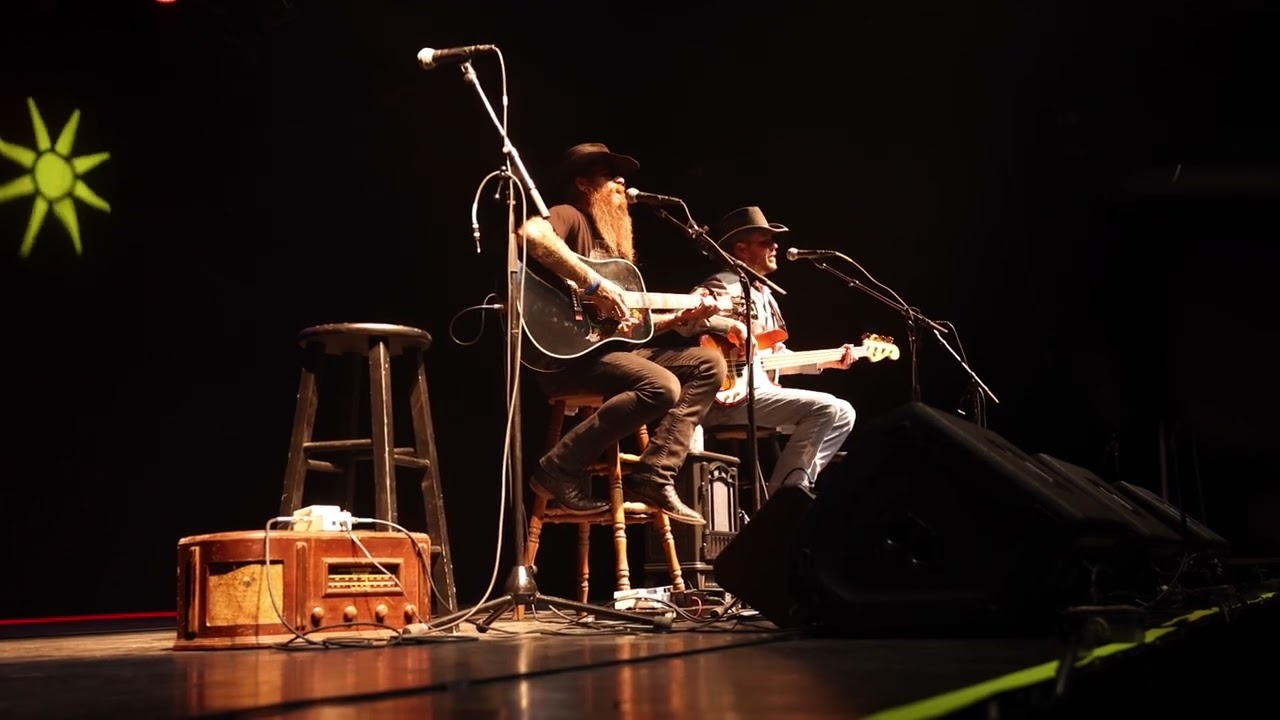 Cody Jinks | "Fast Hand" | Live & Acoustic With Josh Thompson