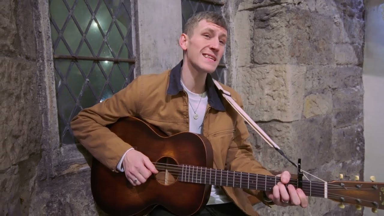 Nathan Evans – Heather On The Hill (Acoustic Video)