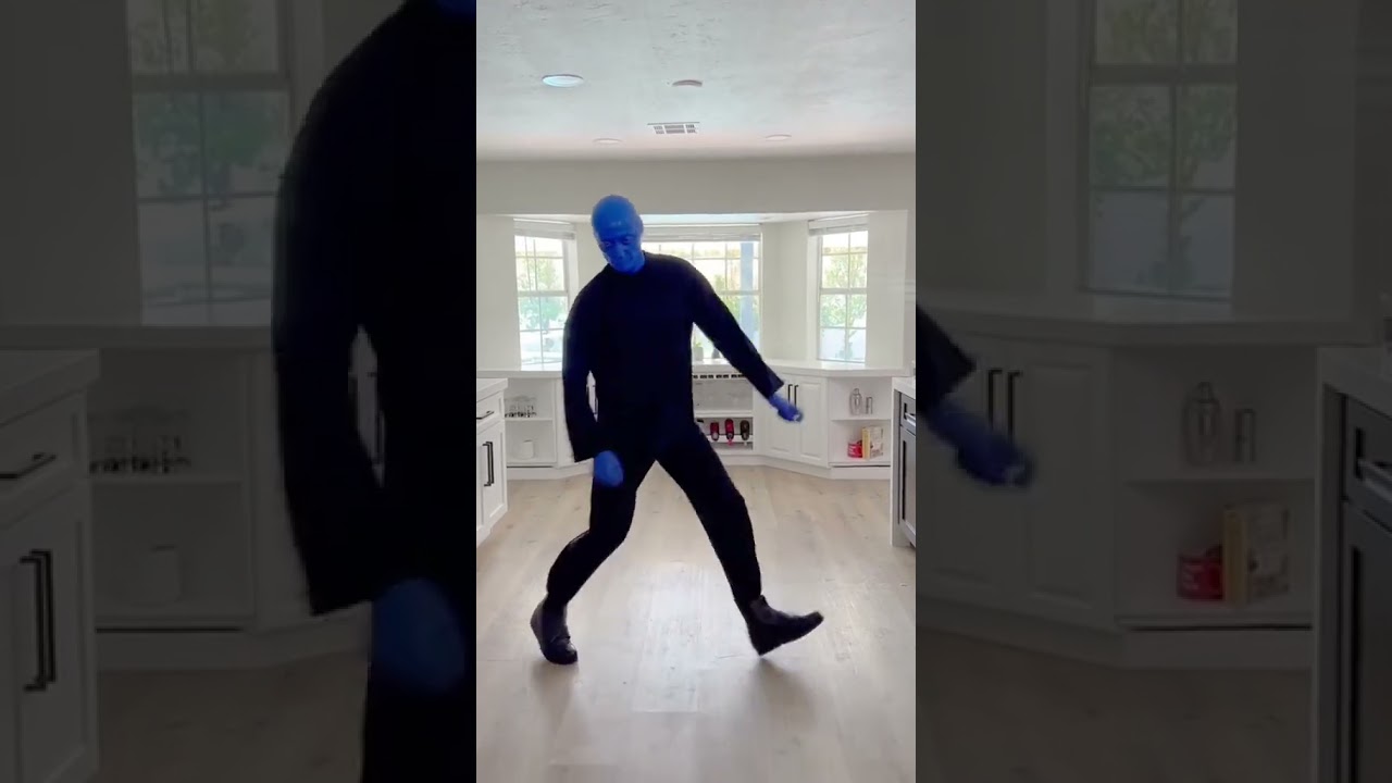 Name someone with better #dancemoves than Blue Man Group, we'll wait.