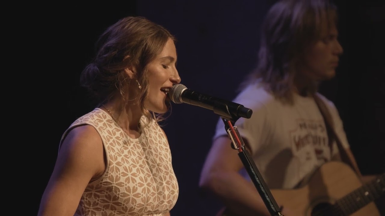 Caroline Jones - So Many Skies (Live at the Country Music Hall of Fame)