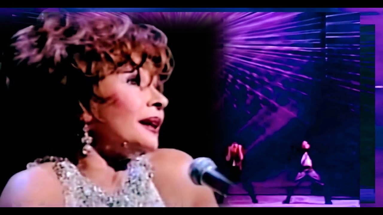 Shirley Bassey - Light My Fire / I Am What I Am (2000 Royal Variety)