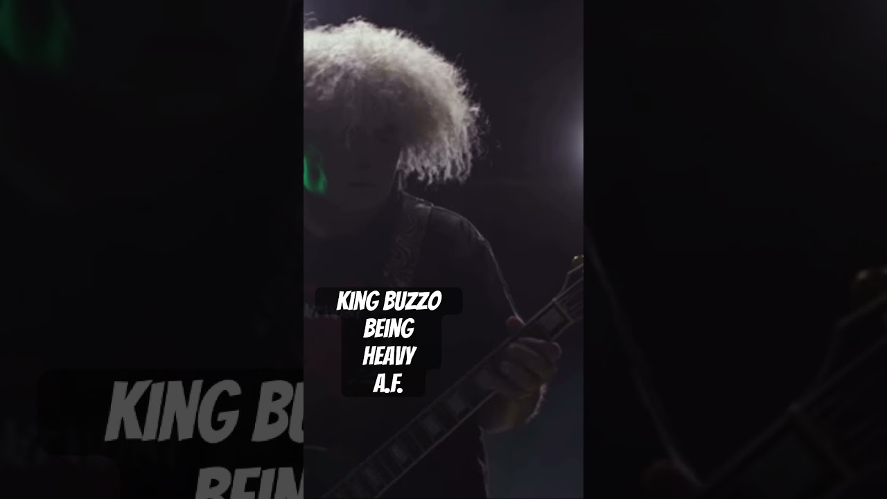 Buzz Osborne, aka King Buzzo, of The Melvins plays “Hooch” #themelvins #grunge #kurtcobain #nirvana