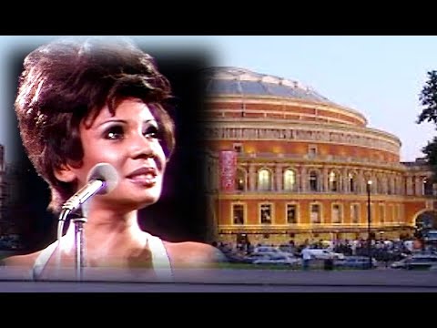 Shirley Bassey - GOLDFINGER (1973 Royal Albert Hall)