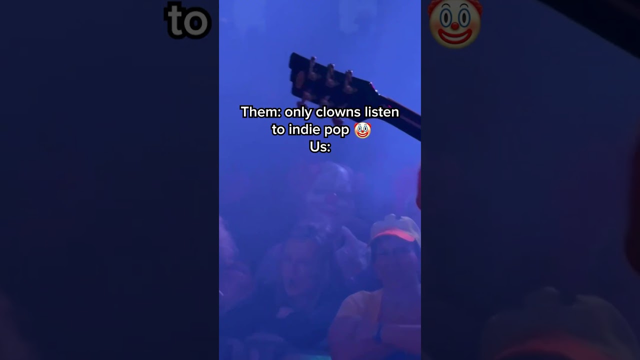 Not creepy at all 🤡 #thehoosiers #clown #livemusic