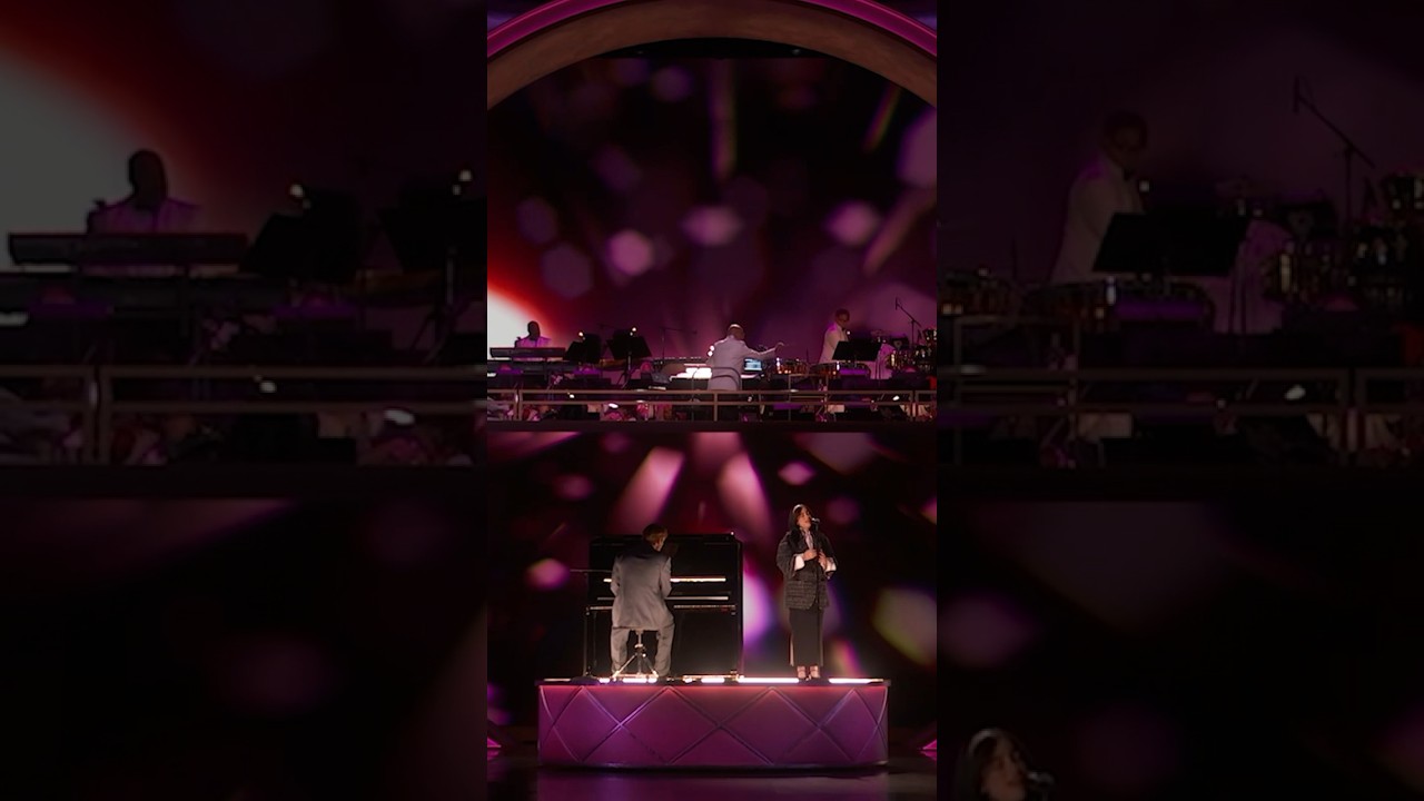 Billie and FINNEAS performing “What Was I Made For?” at the 2024 Oscars.