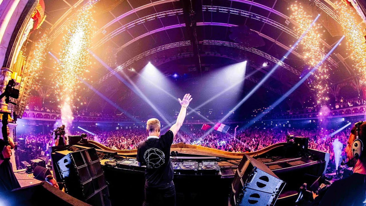 Armin van Buuren live at Tomorrowland Winter 2024 (Mainstage)