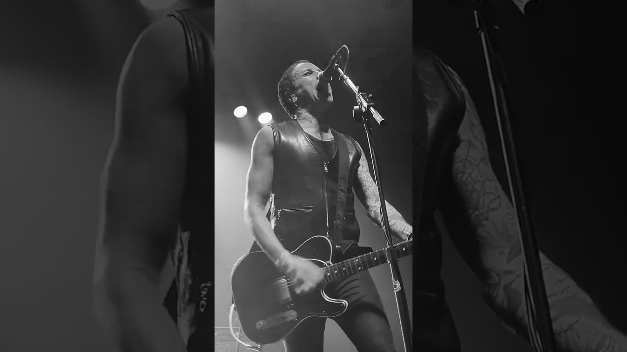 Silversun Pickups & Laura Jane Grace - Thrash Unreal (Live from Chicago, IL)