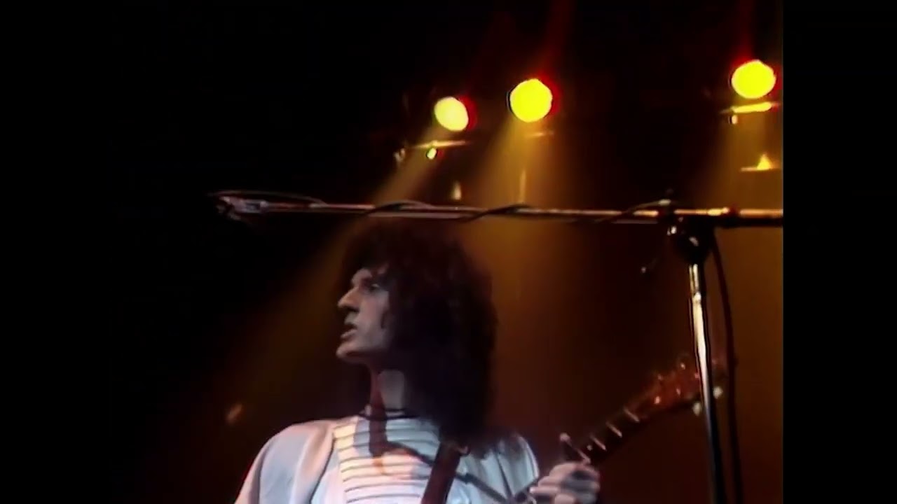 Queen - The March Of The Black Queen (Live at the Hammersmith Odeon 1975)