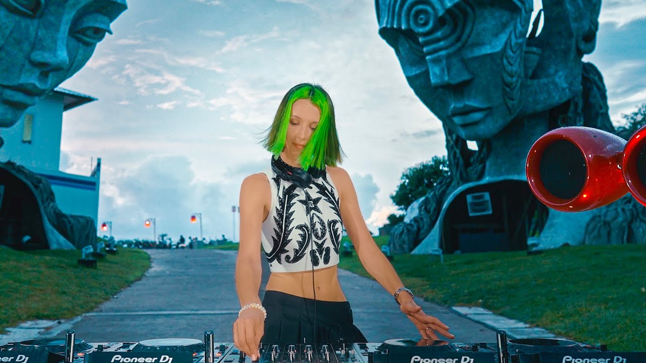 Miss Monique @  Bali, Indonesia 2024 [Melodic Techno/ Progressive House DJ Mix]