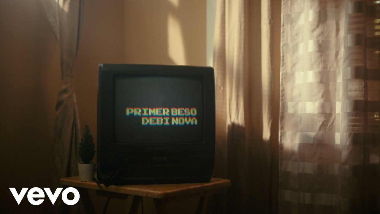 Debi Nova - Primer Beso (Official Video)