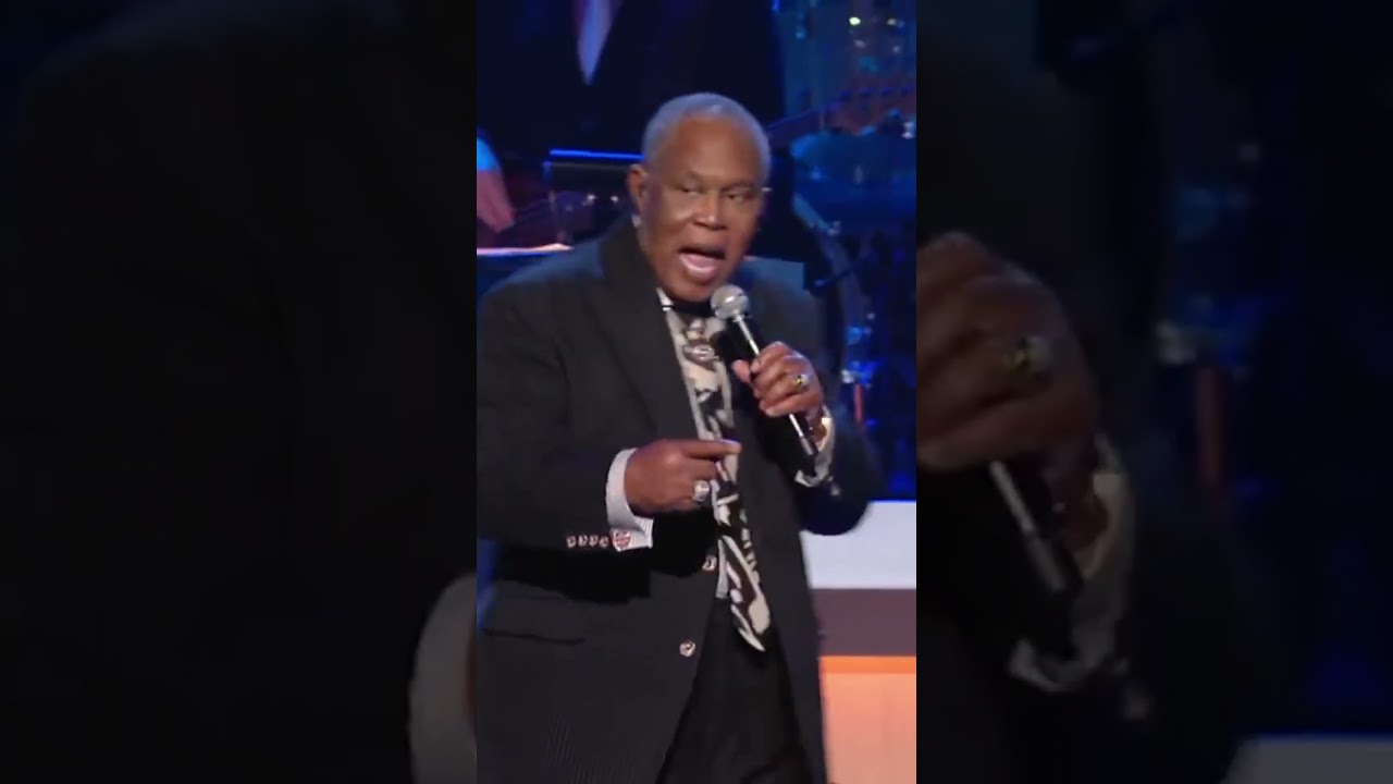 CeeLo Green- Soul Man (Live) with Sam Moore