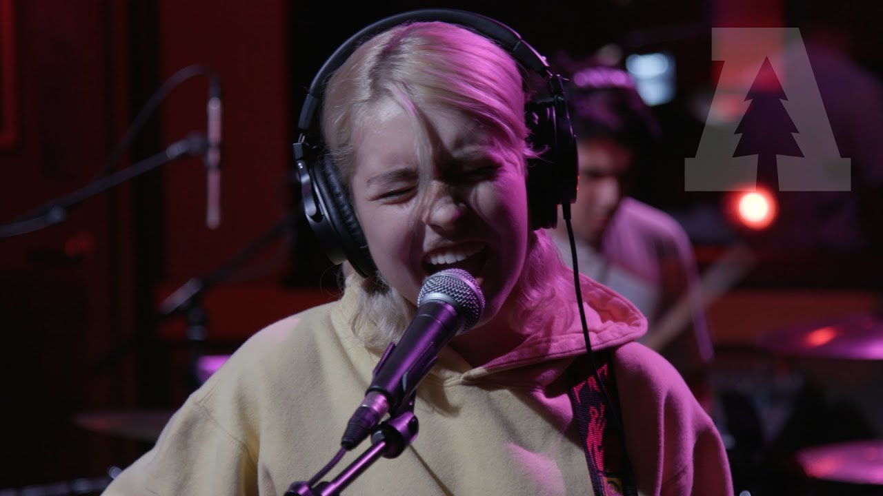 Snail Mail - Thinning | Audiotree Live